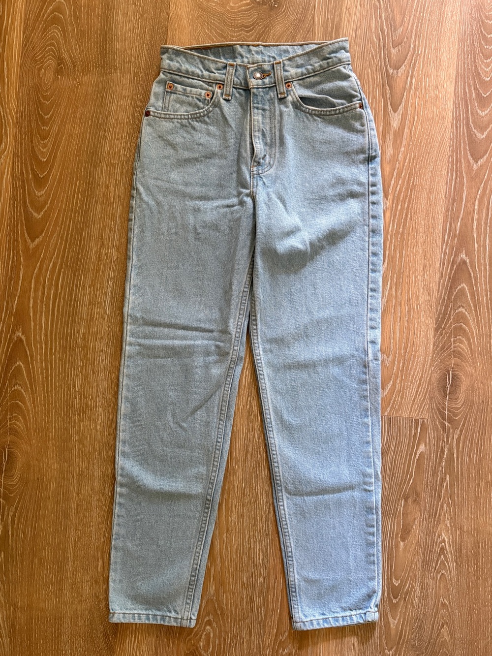 Vintage Levi’s 521 Tapered Fit/Petite High-Rise Denim | Light Wash | Size 24